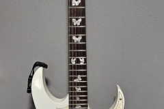 11.-IBANEZ-RG-2550-WH-CUSTOM-BUTTERFLY-2003