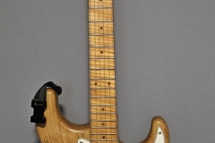 35.-FENDER-STRATOCASTER-1976-